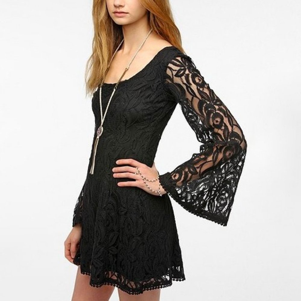 UO Staring at Stars | Black Lace Bell-Sleeved Minidress
